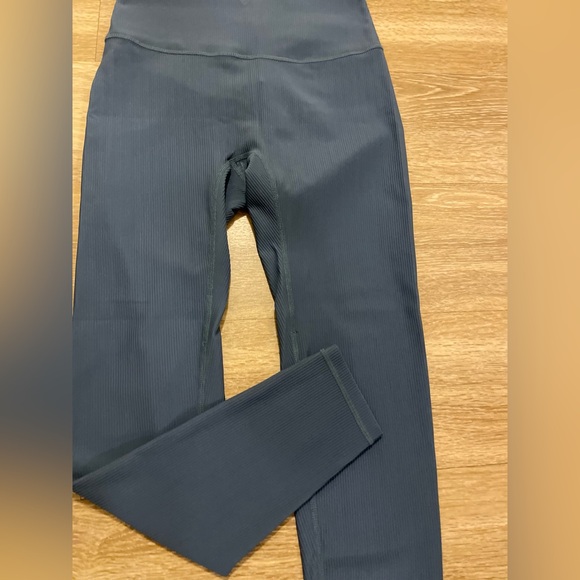 Arro Athletics Ribbed Leggings - Picture 4 of 8